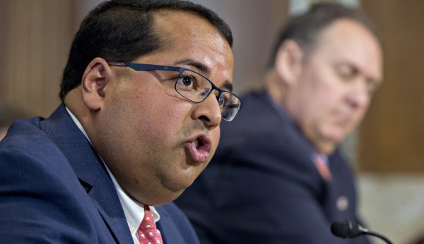 Former Republican FERC chairman joins group promoting carbon tax