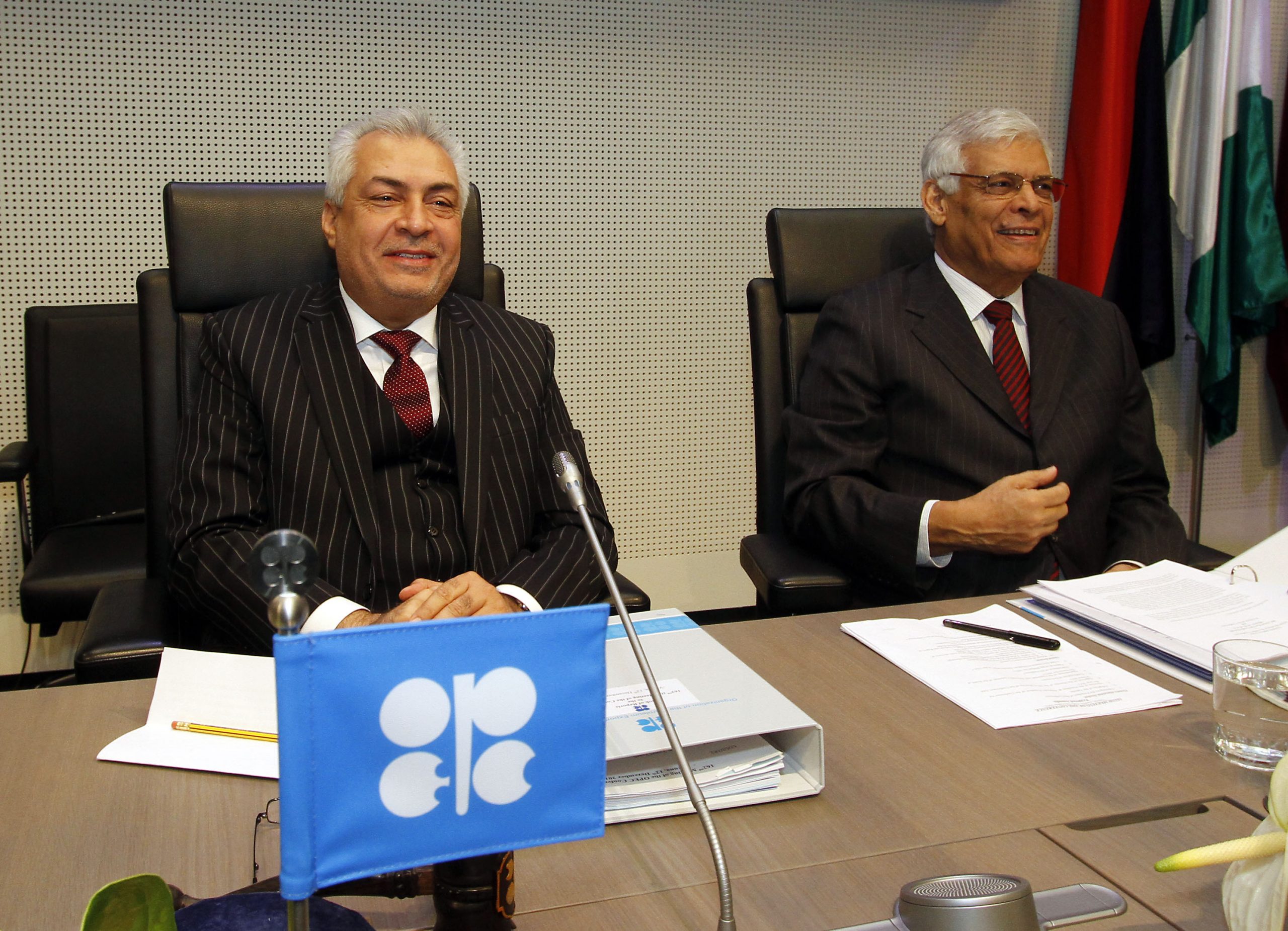 OPEC keeps oil output targets on hold