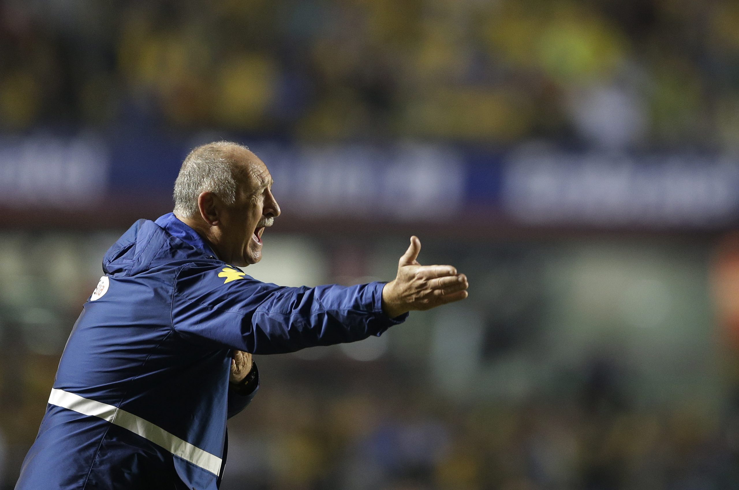 Scolari not likely to change team for WCup opener