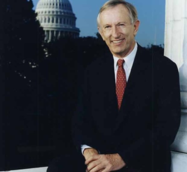 Nine political figures who switched parties