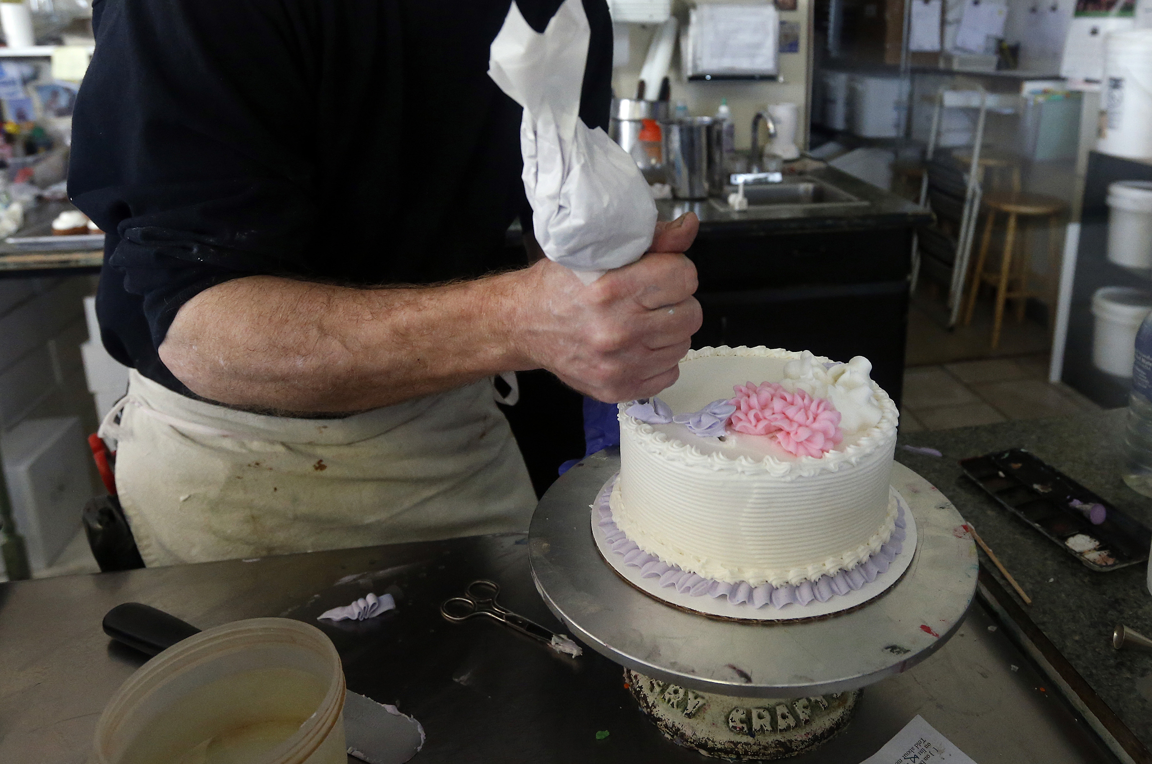 Gay pastor admits cake slur a hoax