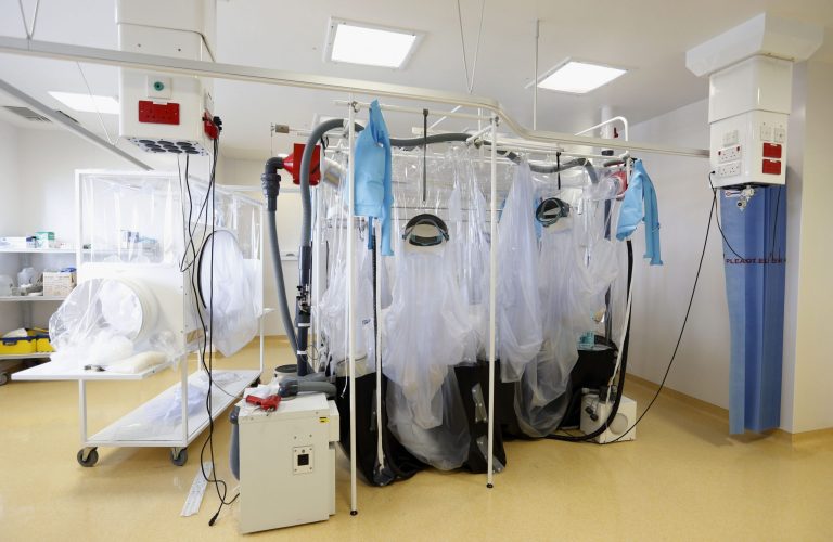 A hospital in Dallas that diagnosed America's first-ever known Ebola case also failed to recognize the patient's Ebola potential when he first sought care, missing an opportunity to isolate him when he was already contagious. (AP photo)