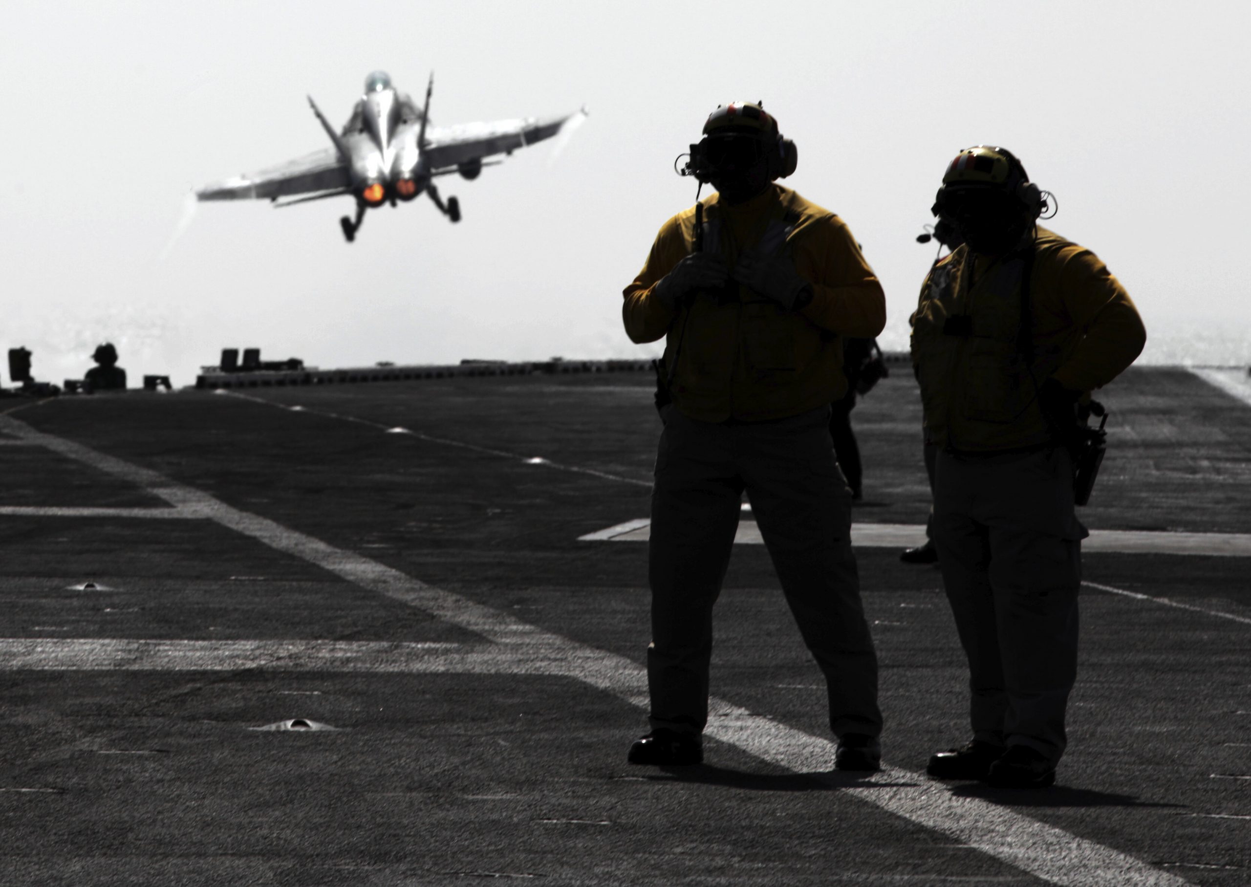 Will any 2016 Republican hopeful stand up for a strong defense?