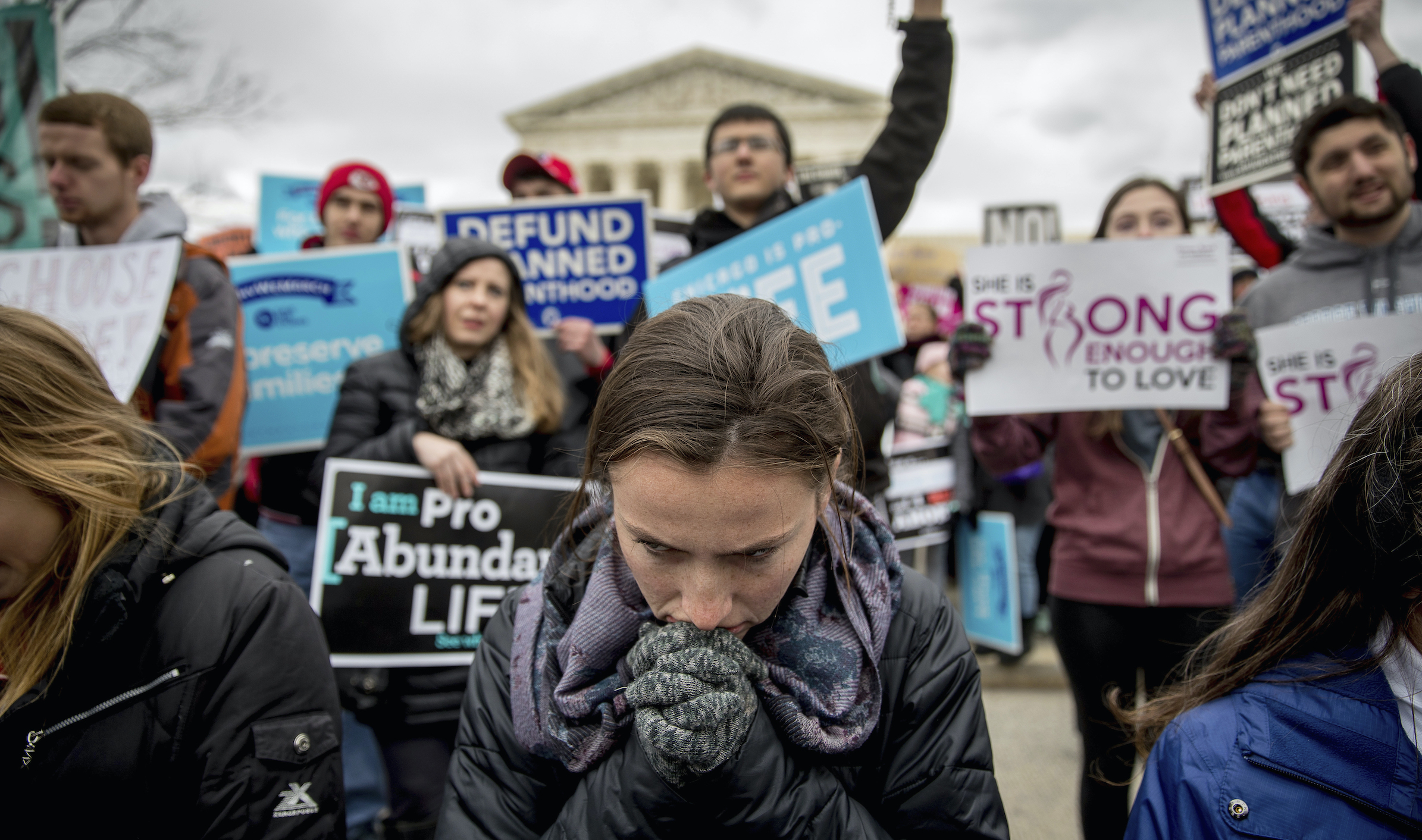 Federal judge temporarily blocks Arkansas abortion restrictions