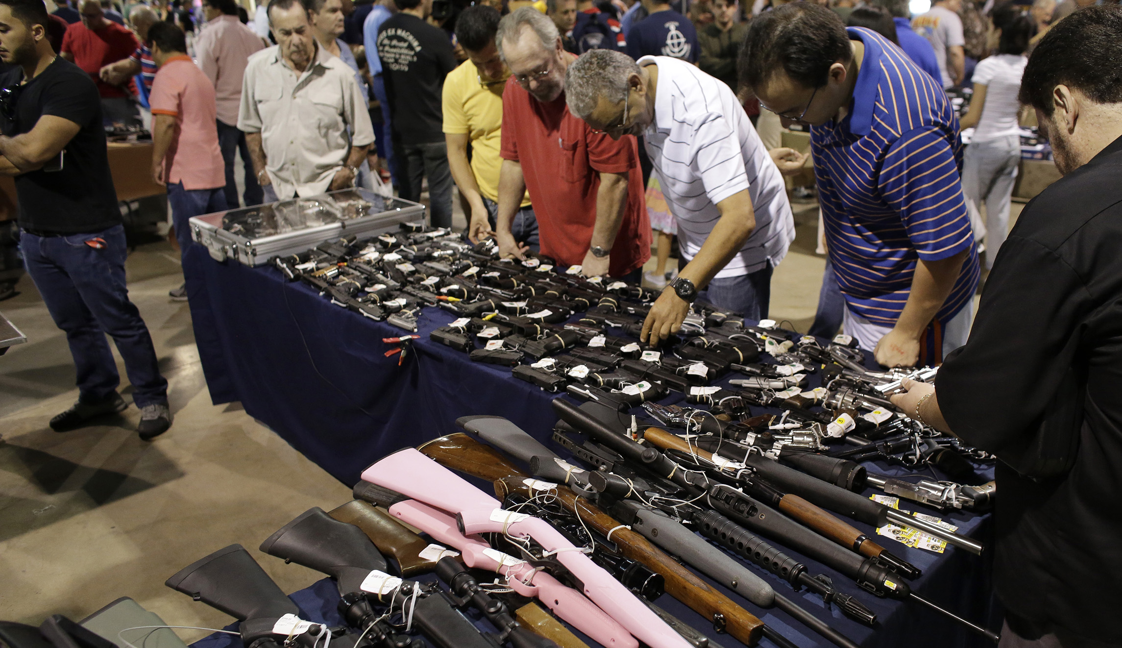 Trump has discussed raising the minimum age for gun purchases: Report