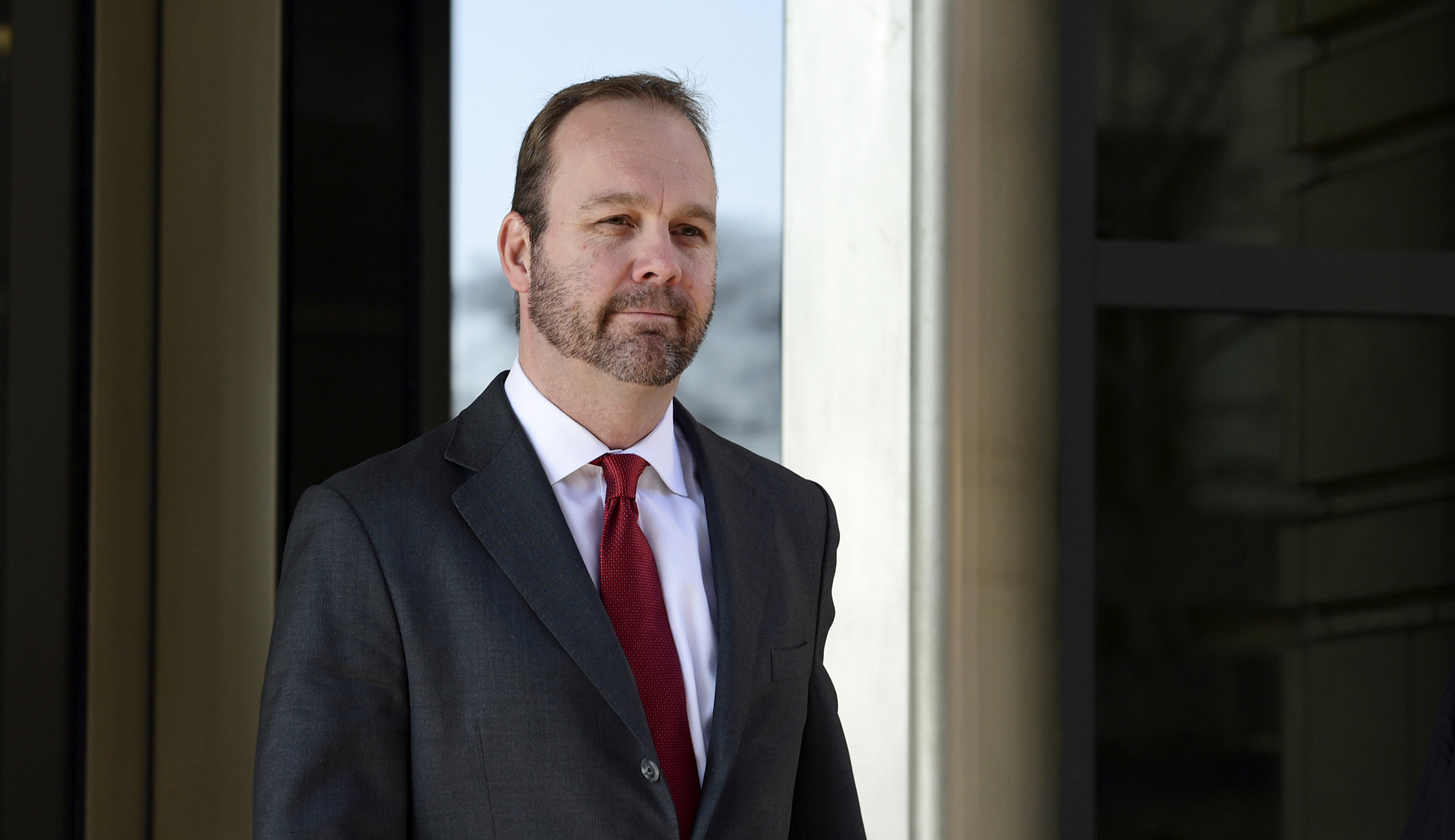 Trump associate Rick Gates will plead guilty, cooperate with Robert Mueller