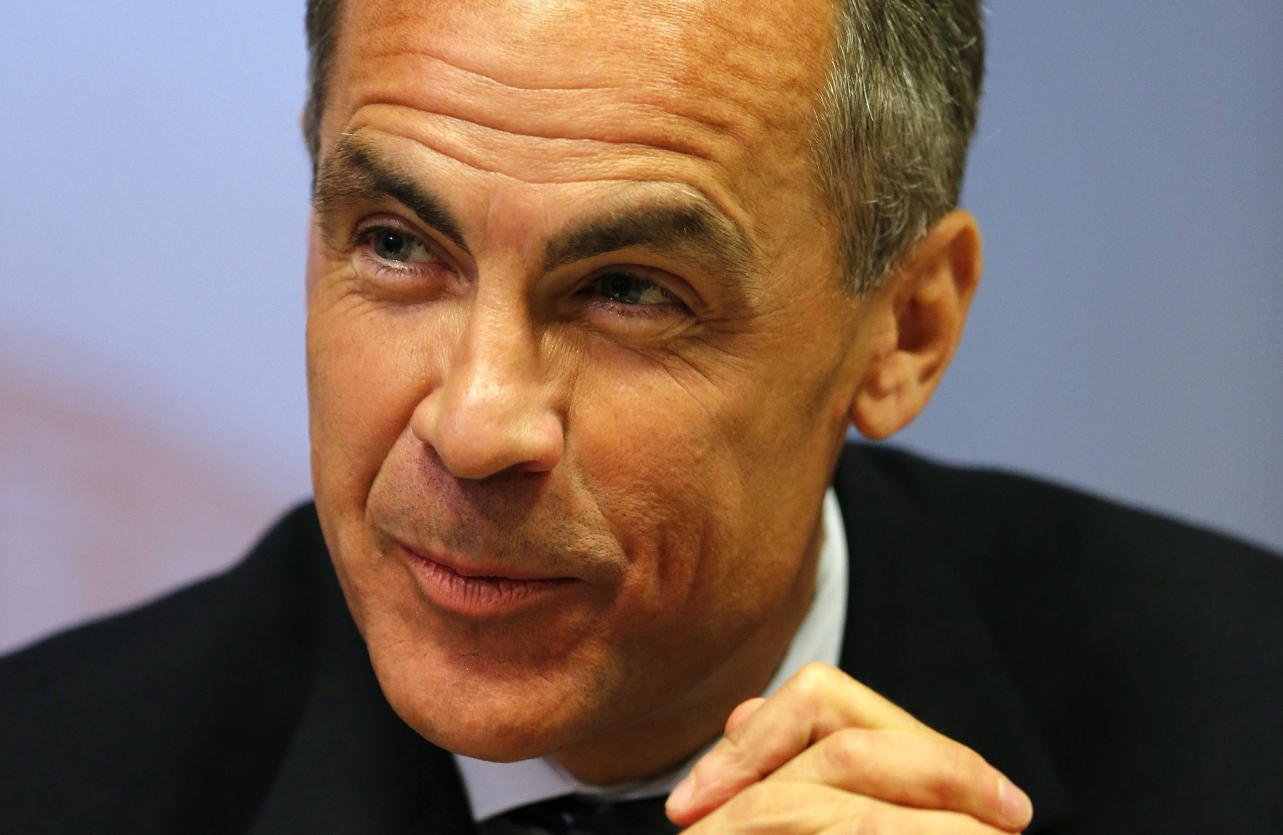 Bank of England cautions on UK wage growth