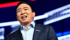 In Iowa, Andrew Yang doesn’t take himself too seriously, and that’s a good thing