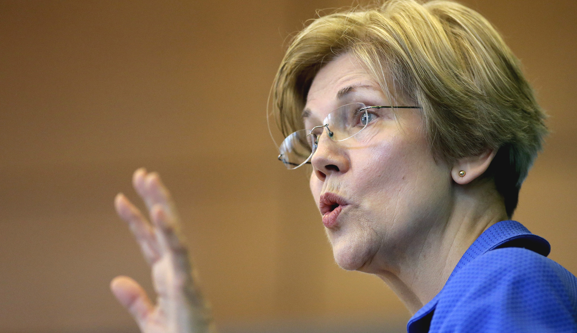 Warren: Trump should focus on ending government shutdown, not attacking my 2020 aspirations