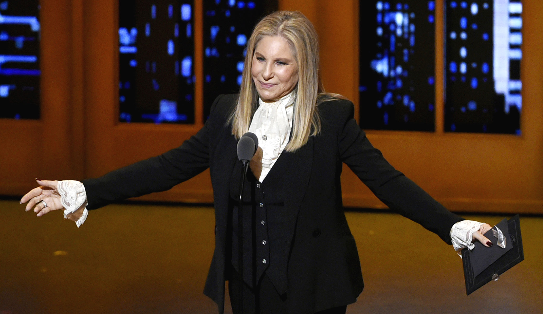 Iâm a conservative, and I love Barbra Streisand. God help me
