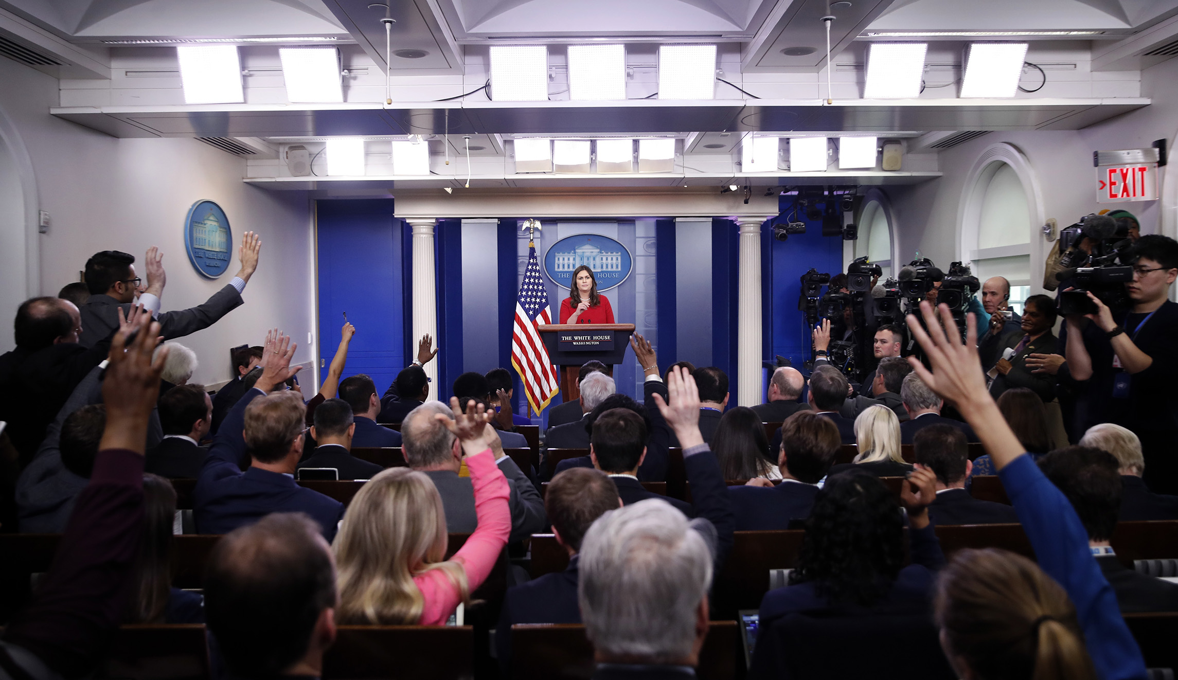 Dear White House press corps: There is such a thing as a stupid question