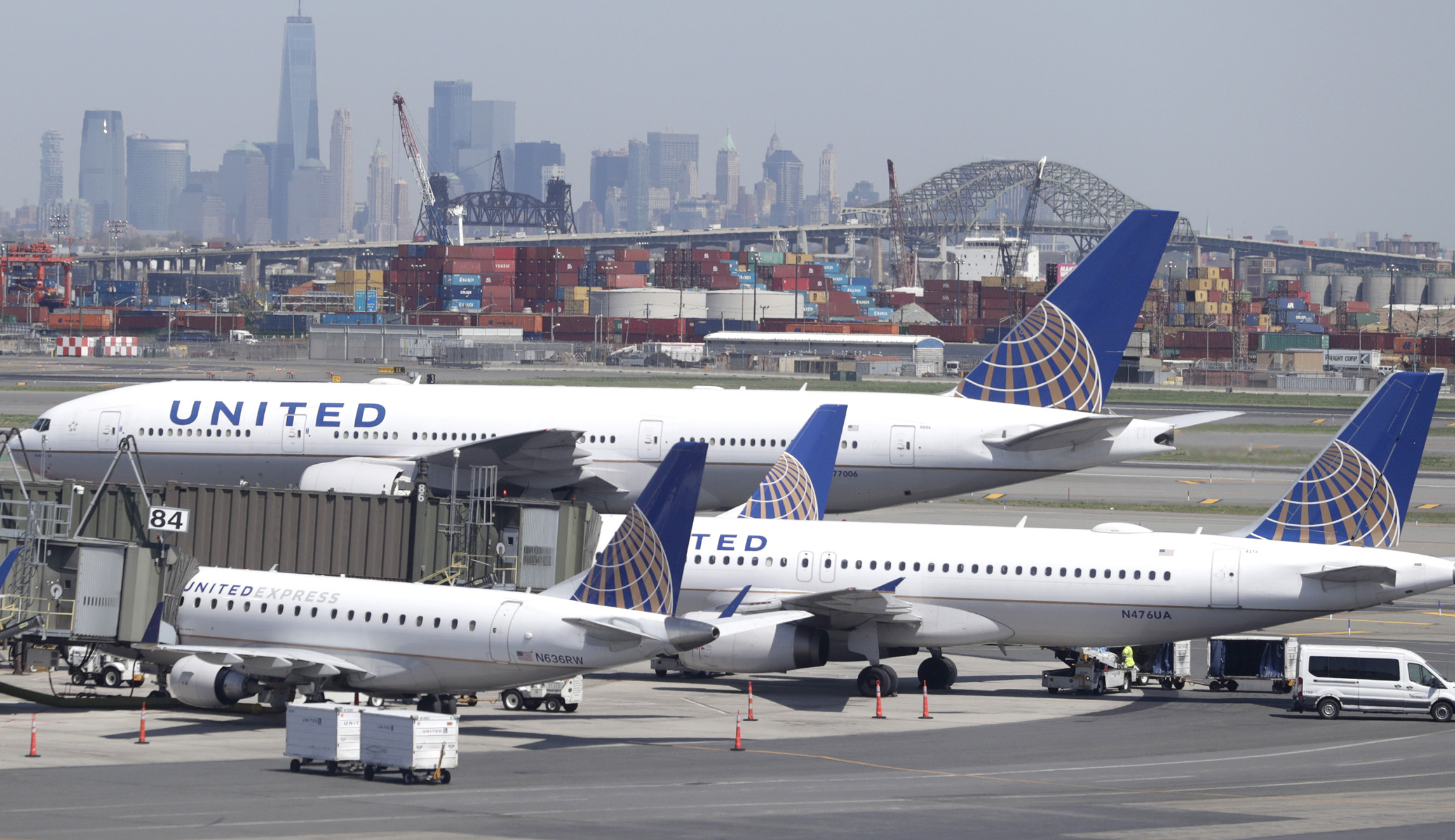 United will require proof of negative COVID-19 test for UK passengers entering US