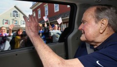 Crowds line the streets to welcome George H.W. Bush back to Maine: Watch