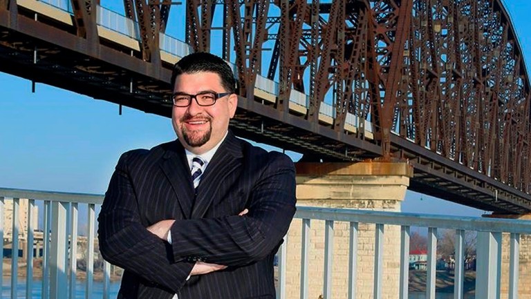 Kentucky attorney campaigning to be judge dies one day after winning primary