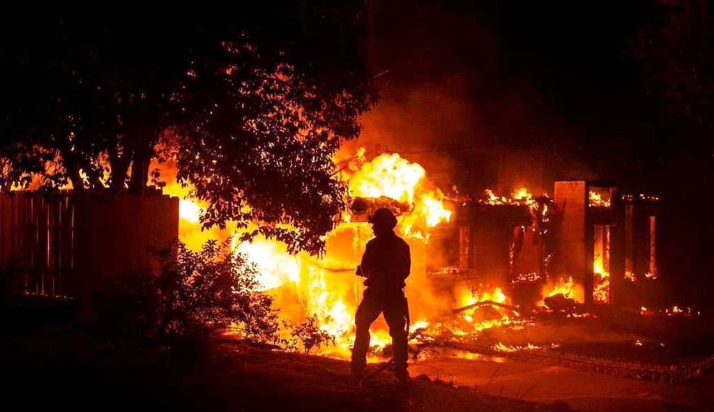 Caldor fire spreads rapidly, forcing thousands to evacuate in California