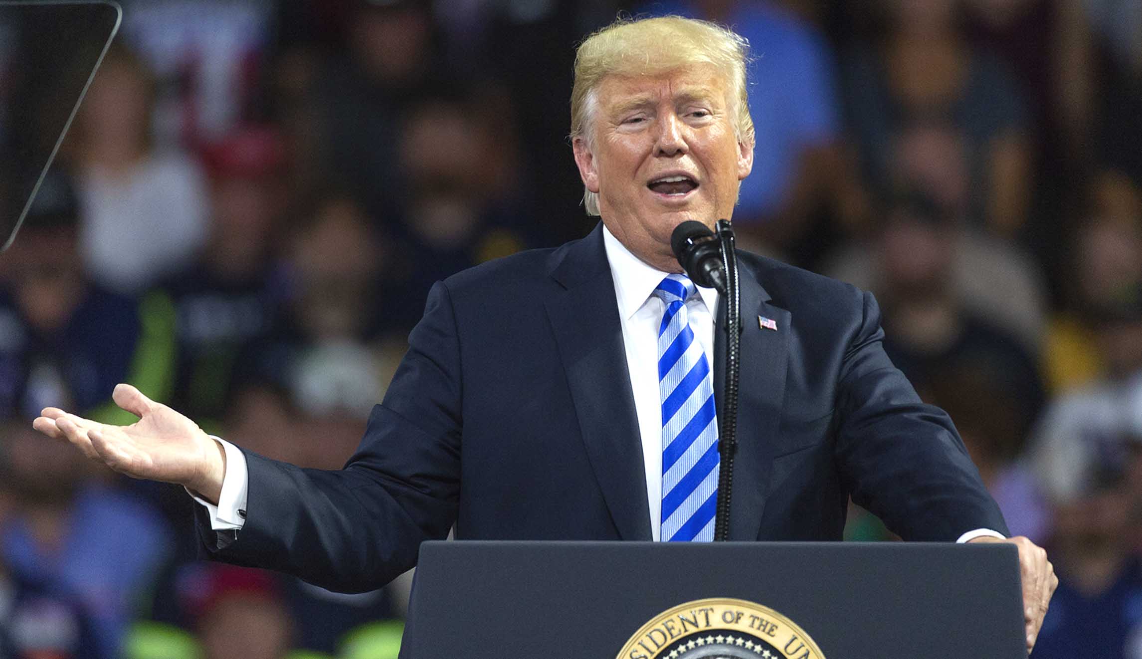 Trump tweets praise from FEMA head