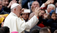 Pope in Ireland decries abuse cover-up, meets with victims