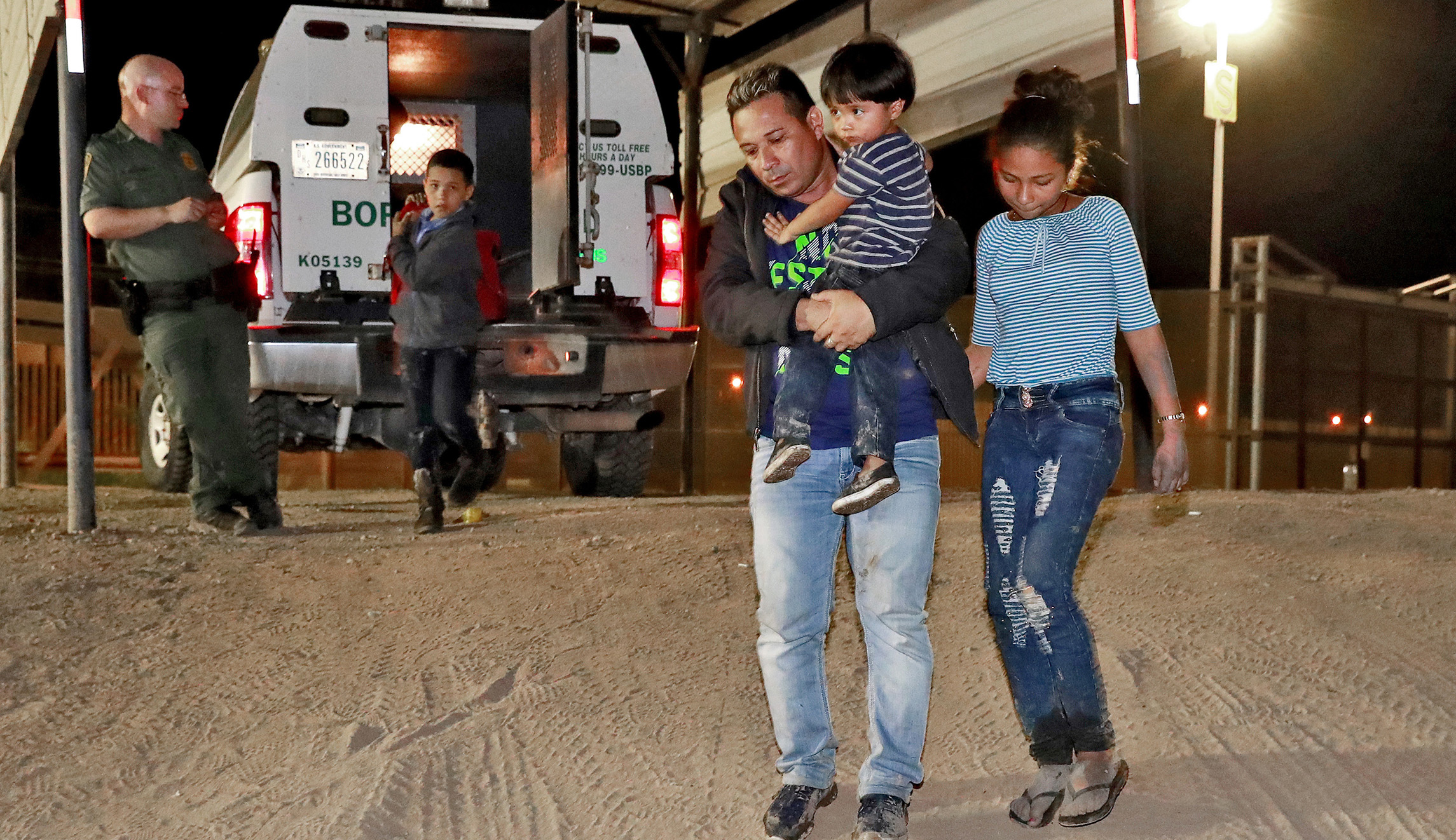 372,000 born to immigrants every year, 33,000 to ‘tourists’