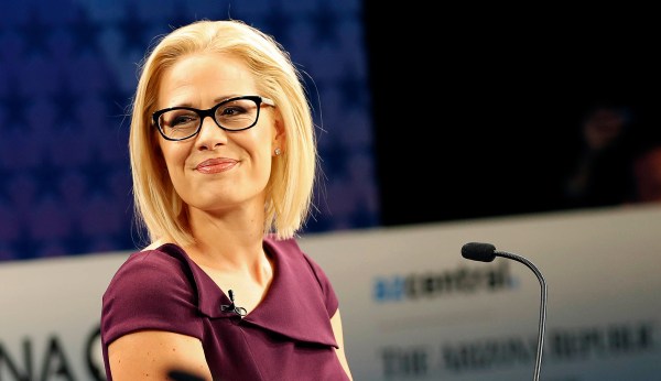 Arizona newspaper reporter bends over backward playing defense for Kyrsten Sinema
