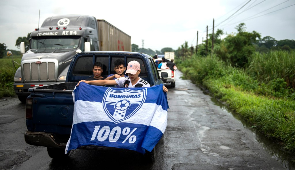 Caravan migrants charge Mexico’s border from Guatemala