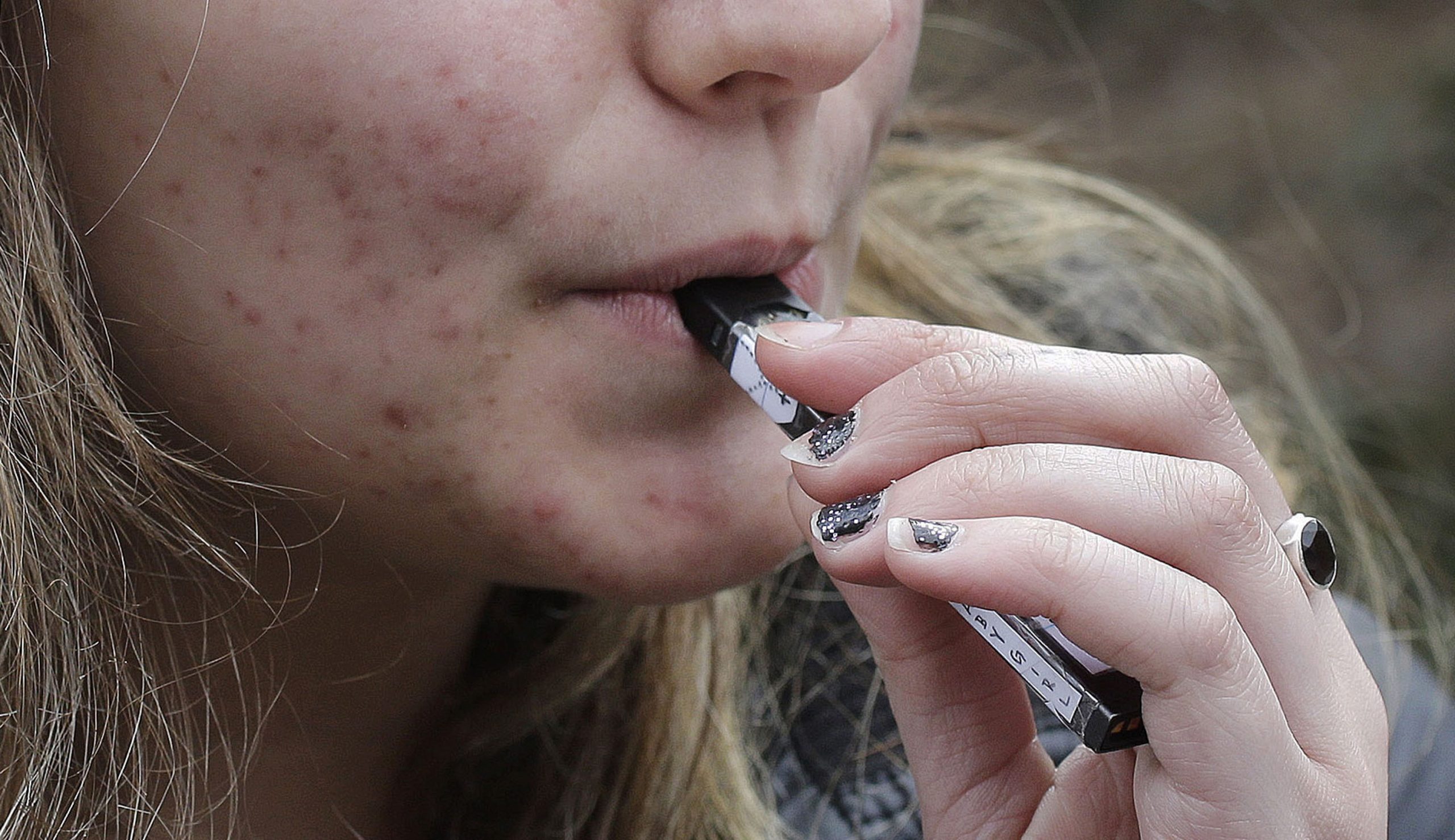 FDA calls out Walgreens, Walmart, 7/11 and others for selling e-cigarettes to minors