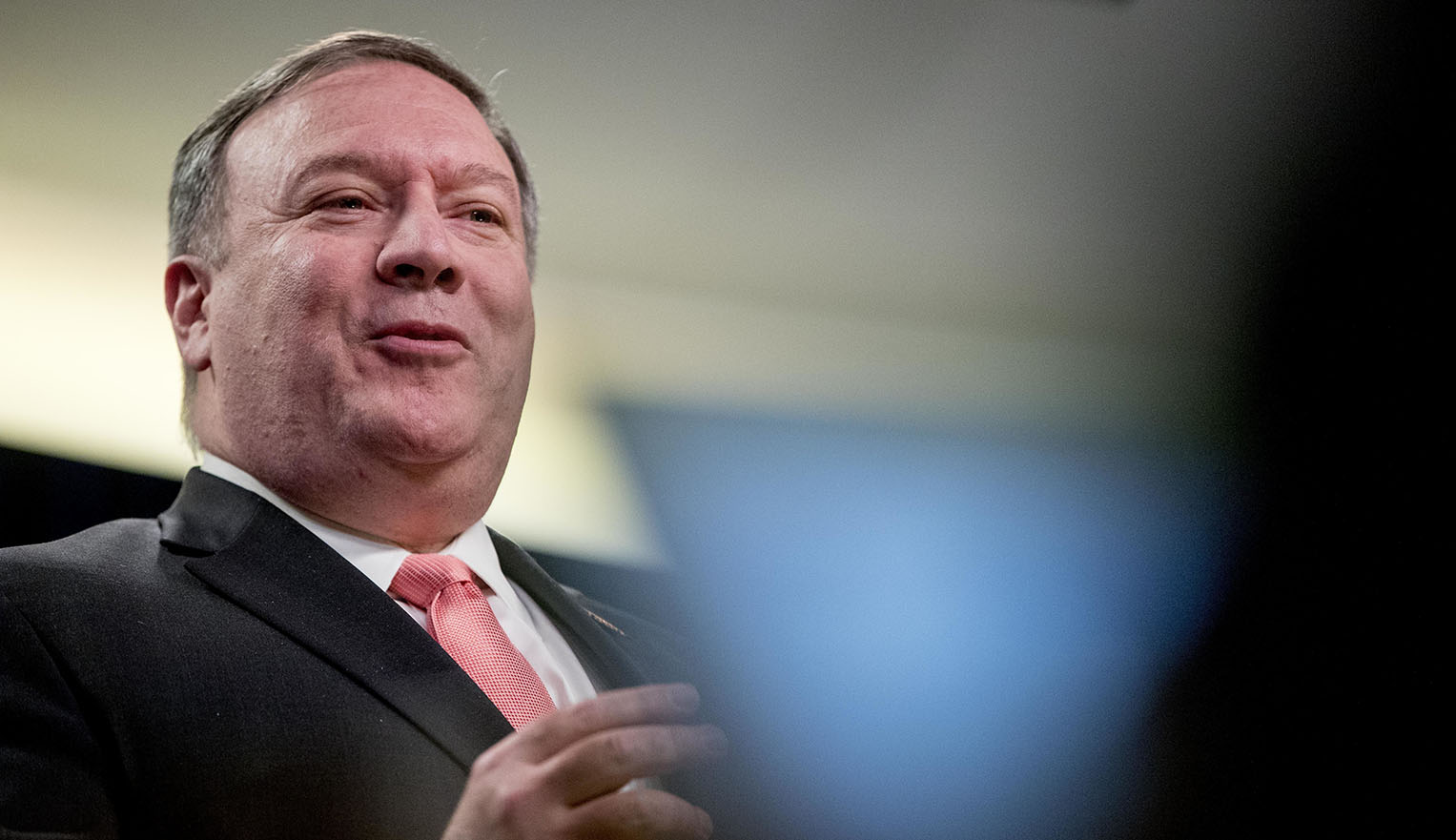 ABC News reporter tries to embarrass Mike Pompeo, embarrasses self