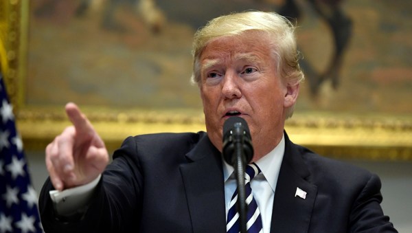 Trump: US military will view rock-throwing by caravan members on same level as gunshots