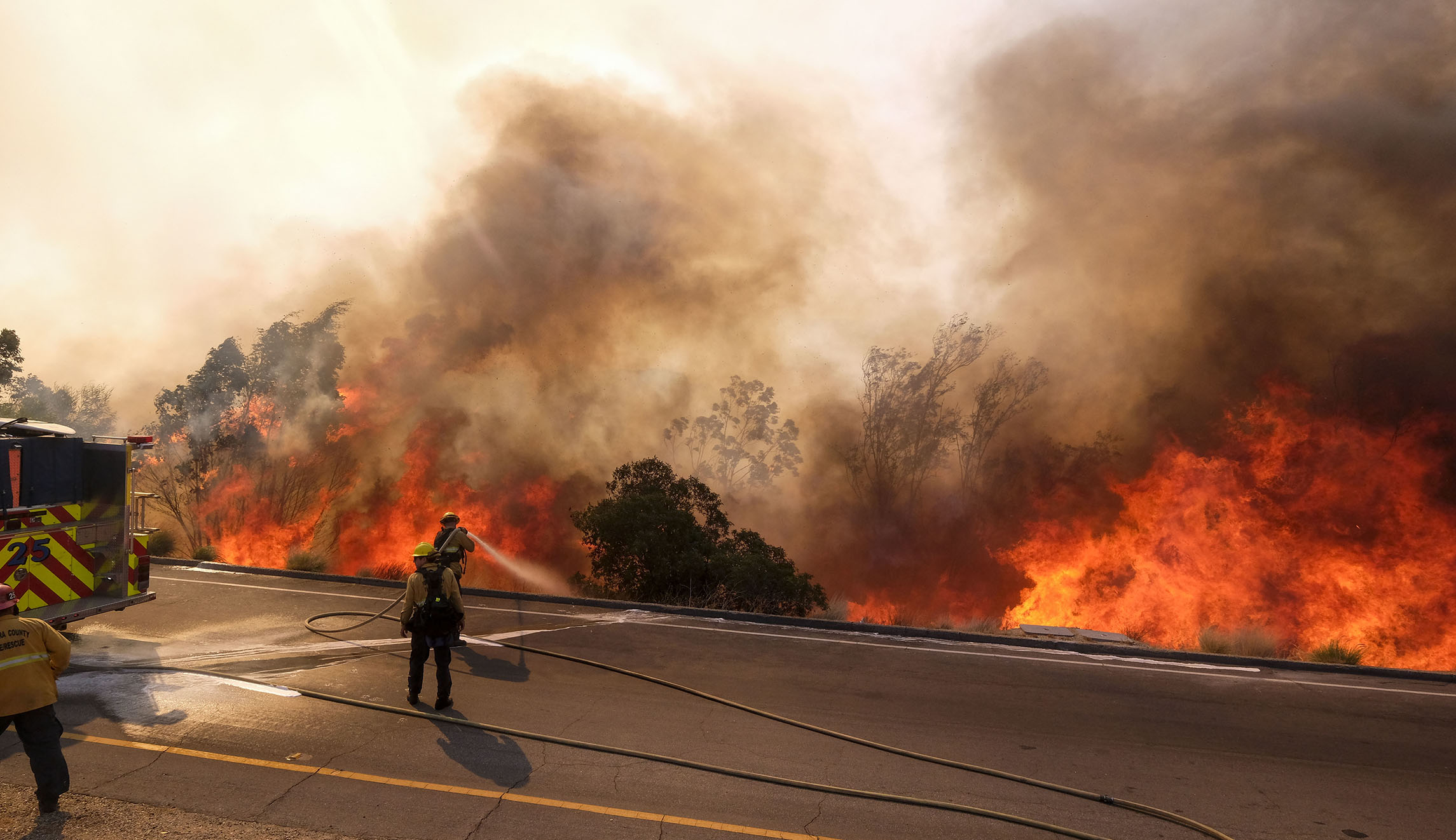 Trump says he stands behind Jerry Brown as wildfires rage in California