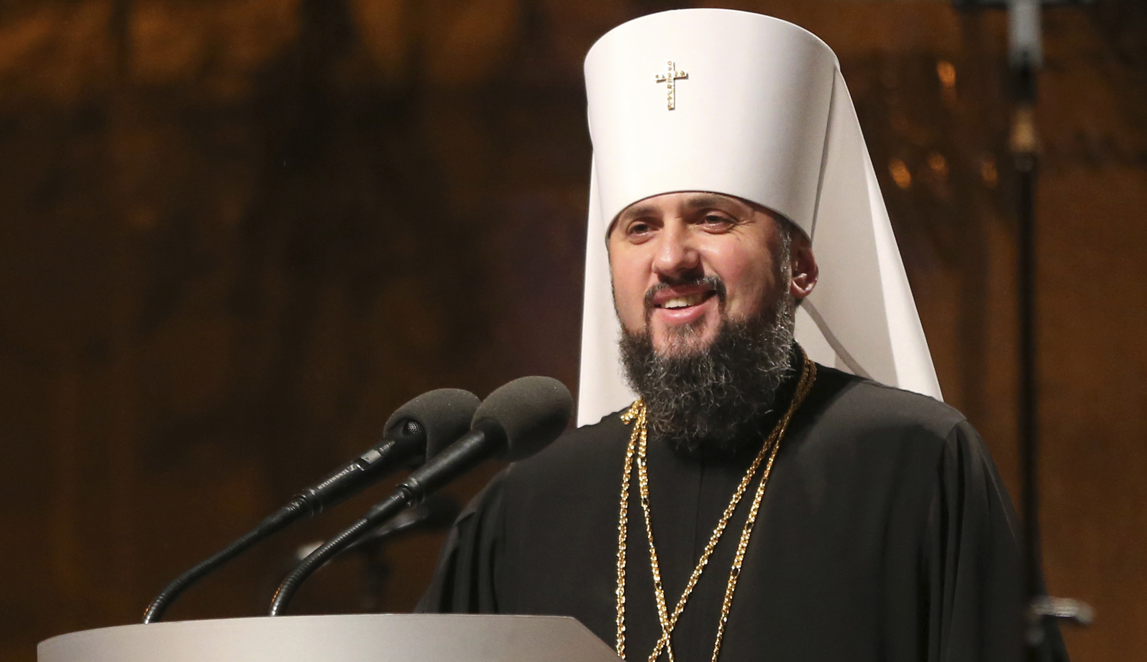Ukraine Orthodox leaders approve break with Russian church