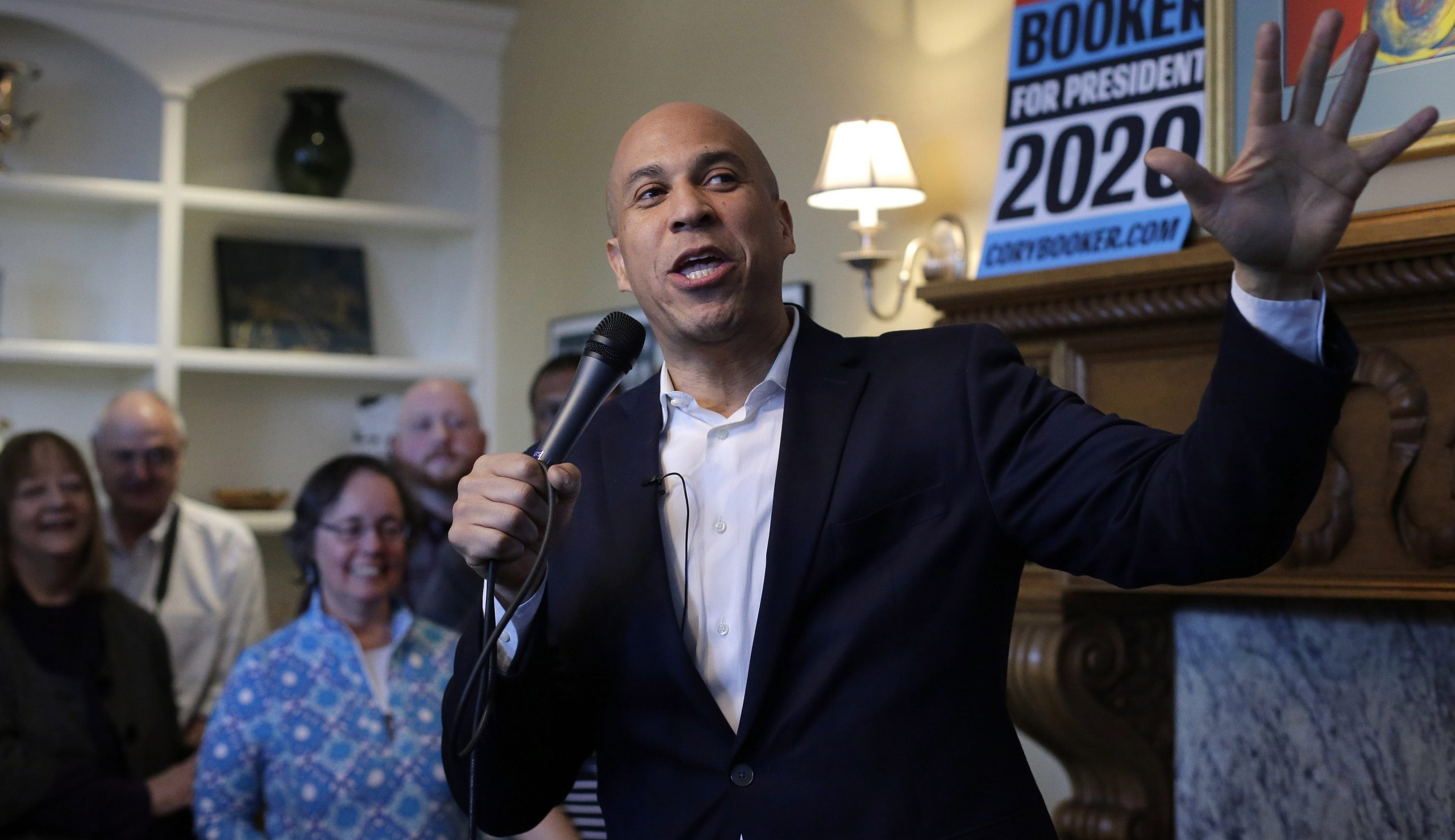 Cory Booker: Green New Deal price tag warnings are a ‘lie’