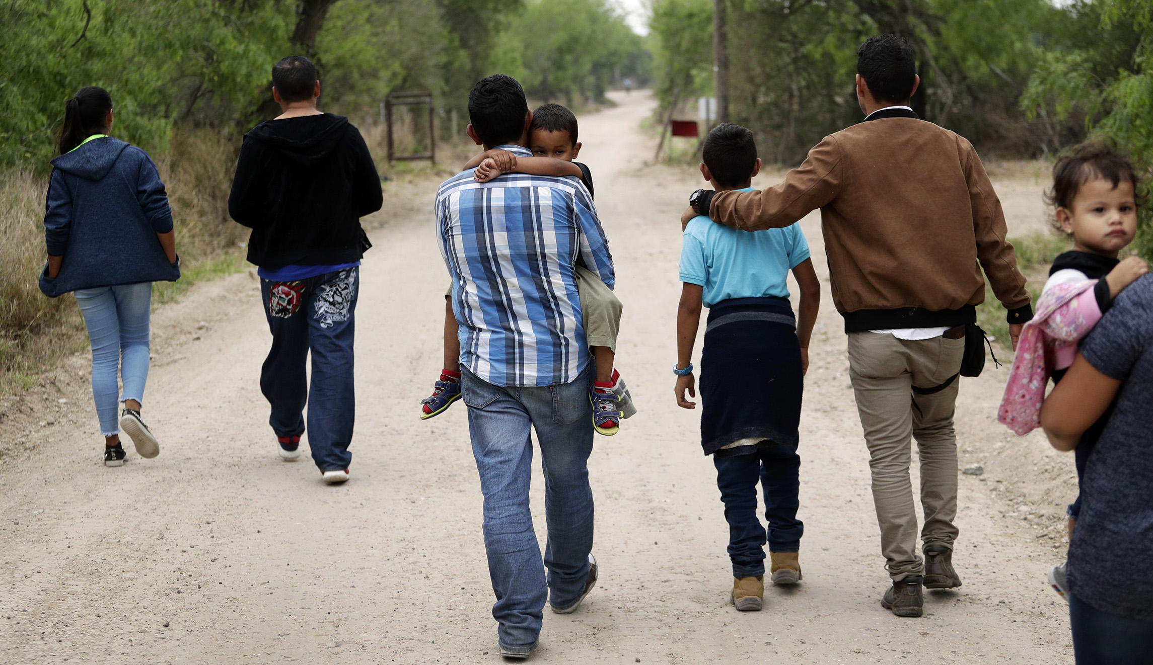 Border Patrol announces largest-ever group of migrants arrested: 424 people