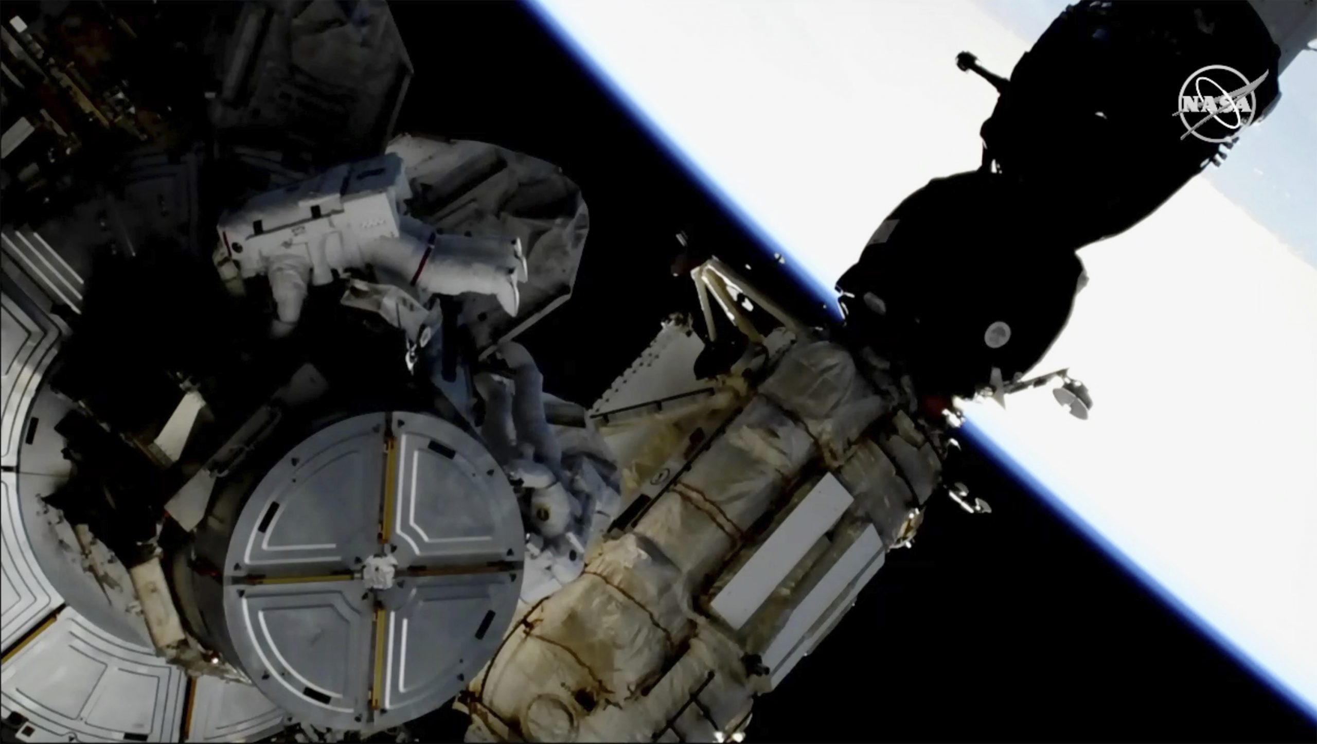 NASA cancels first all-female spacewalk over spacesuit sizing