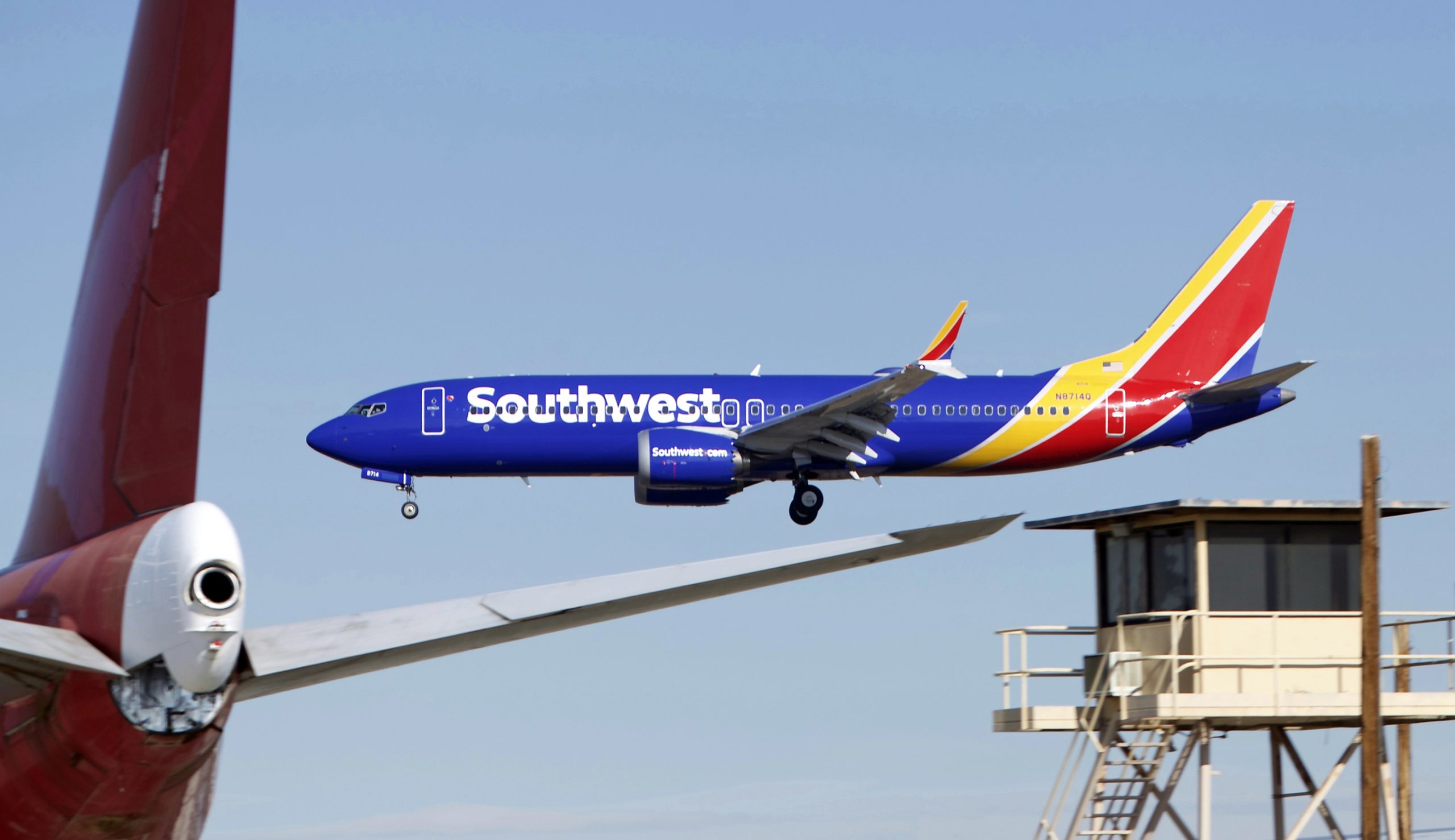 Technical malfunction grounds flights of several airlines