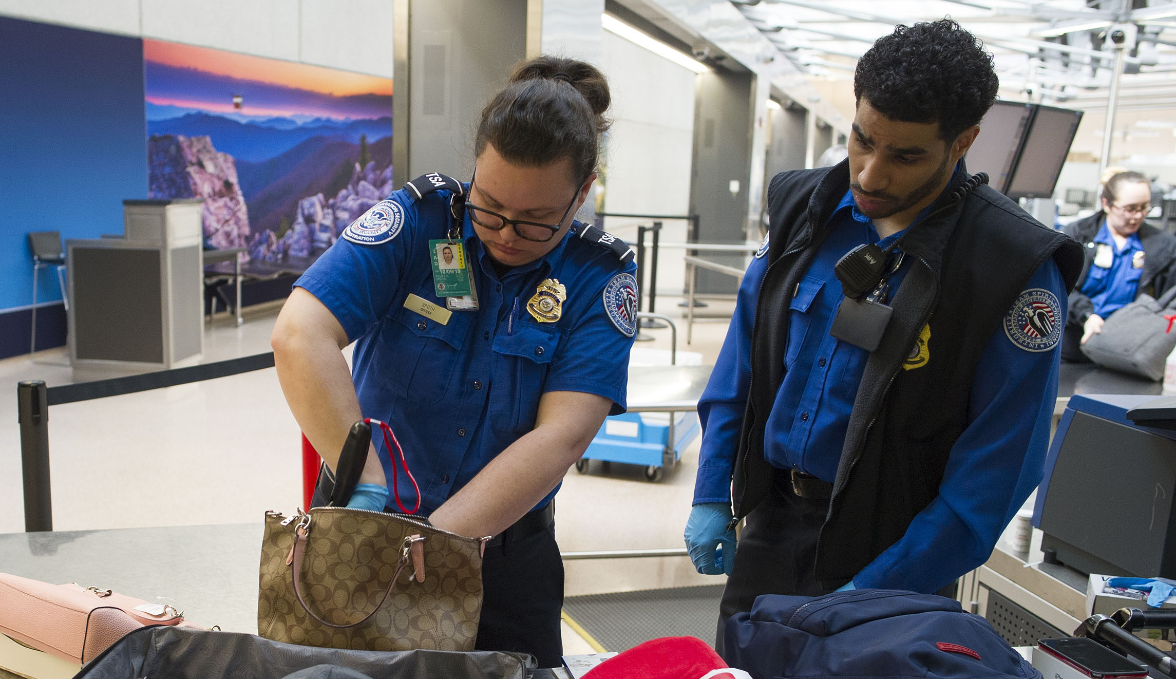 US airports saw busiest day ever Friday before Memorial Day: TSA