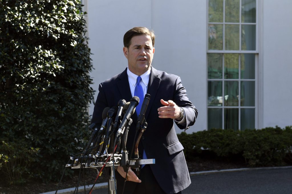Arizona lawmakers send Ducey budget, income tax cut