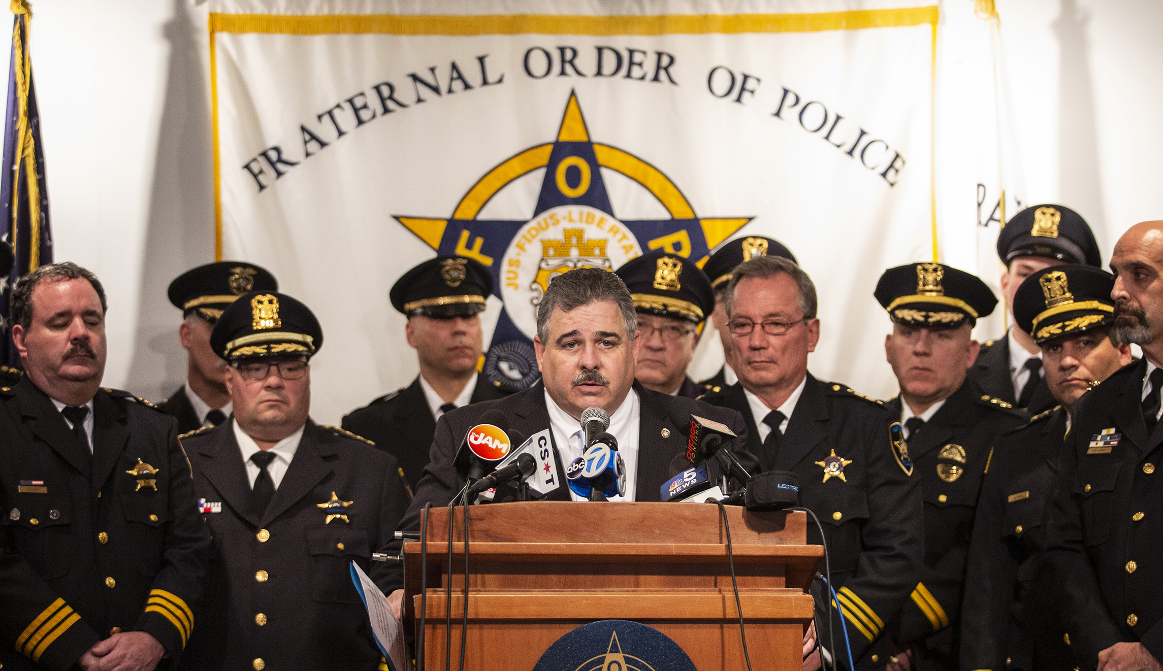 Chicago Police officers under investigation for alleged sexual relations with migrants