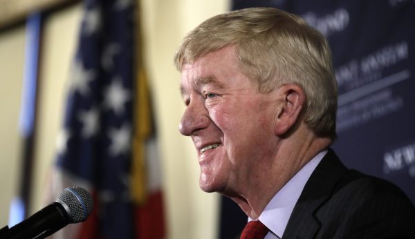 Bill Weld: Trump acting like Nixon right before he was impeached