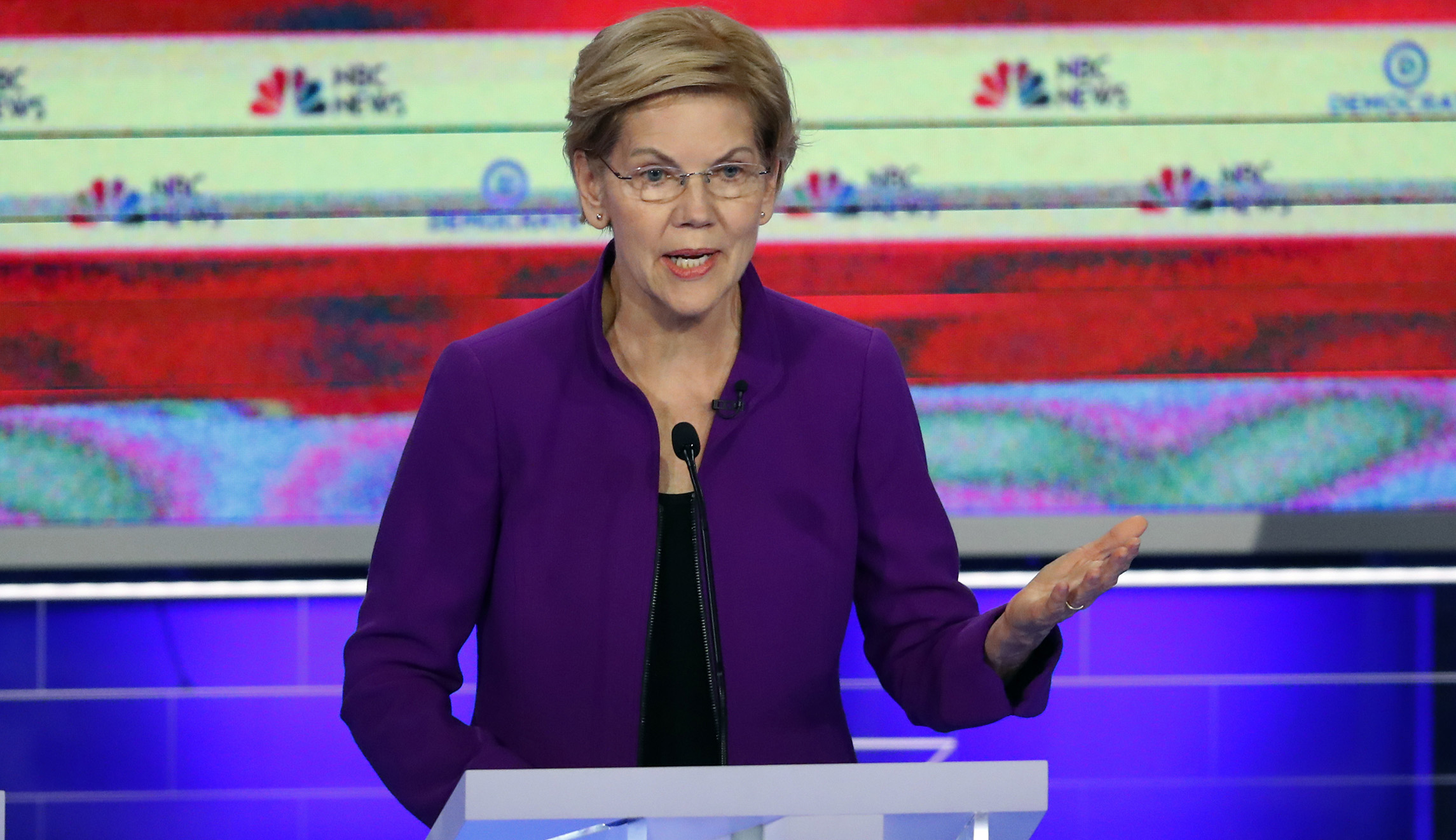 Warren declares ‘I’m with Bernie’ on healthcare as Democrats spar over whether to abolish private insurance