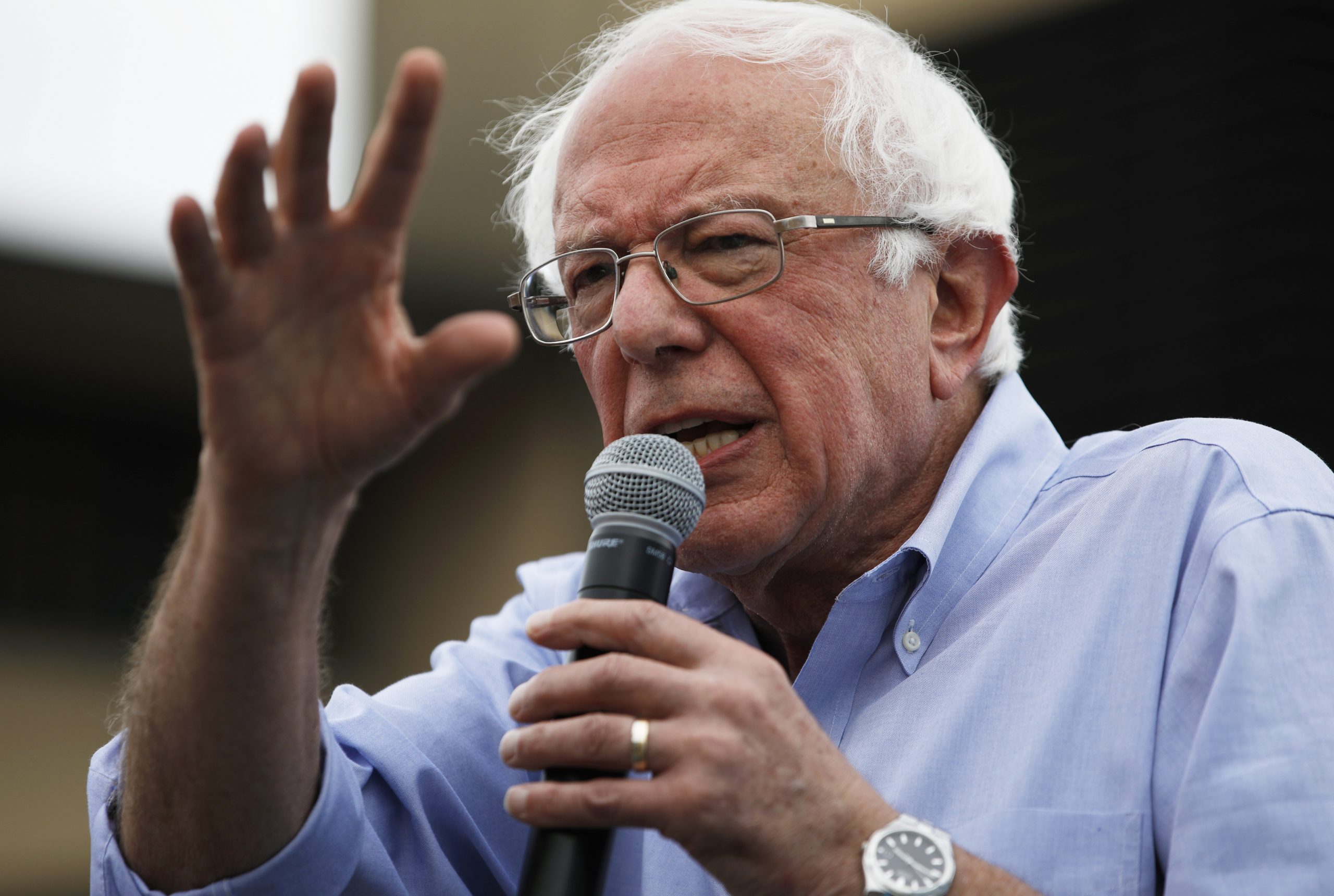 Bernie Sanders frustration with the press embedded in his socialist message