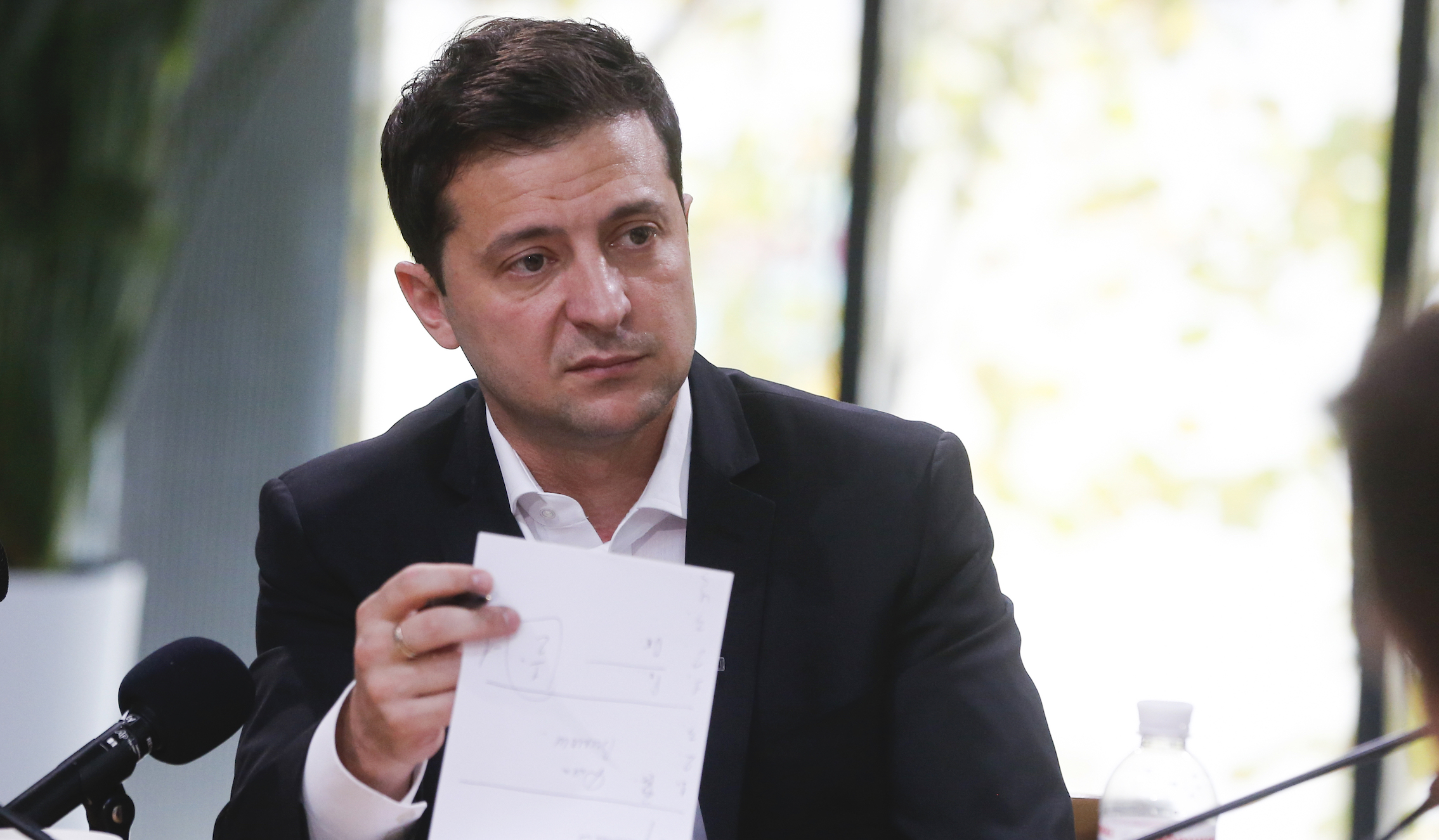 Ukraine bans political parties affiliated with Russia