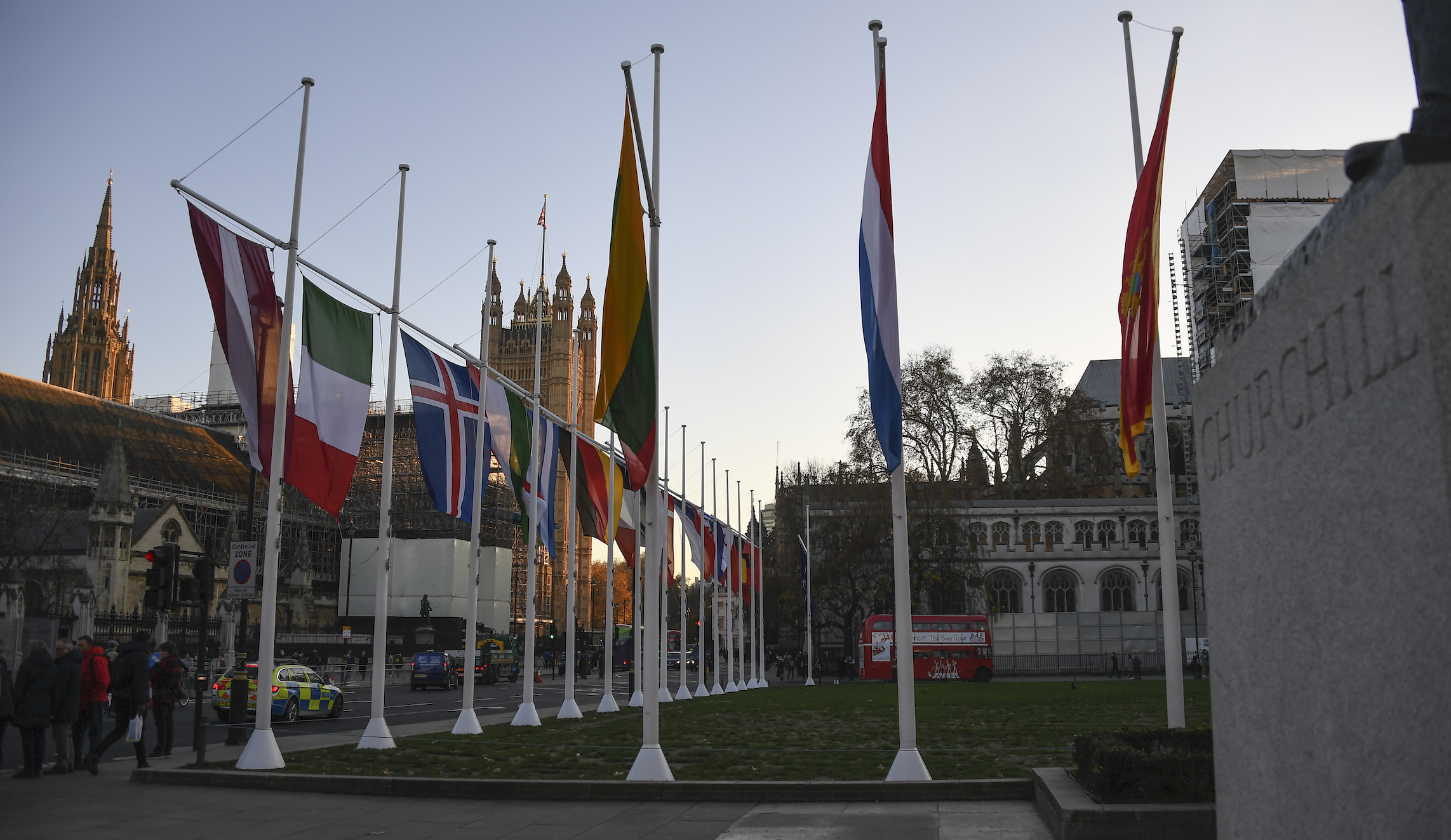 Sensing NATO discord, Putin plays Macron off Trump