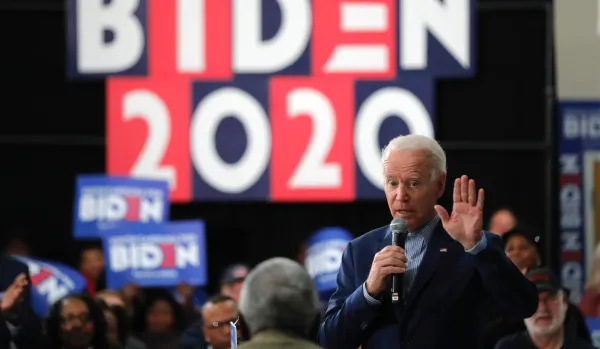 Biden makes up last-minute ground in Virginia: Poll