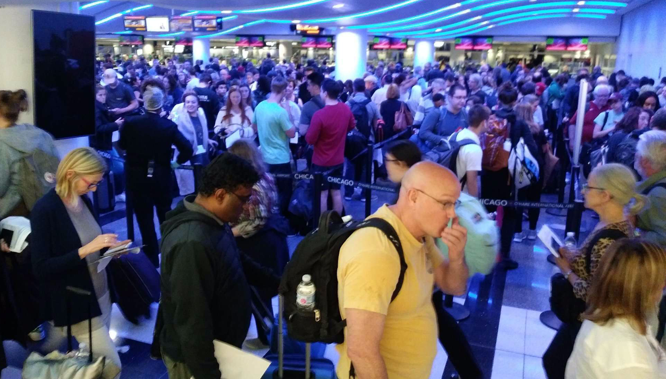Flight attendants union pleads with FAA to mandate masks on all flights