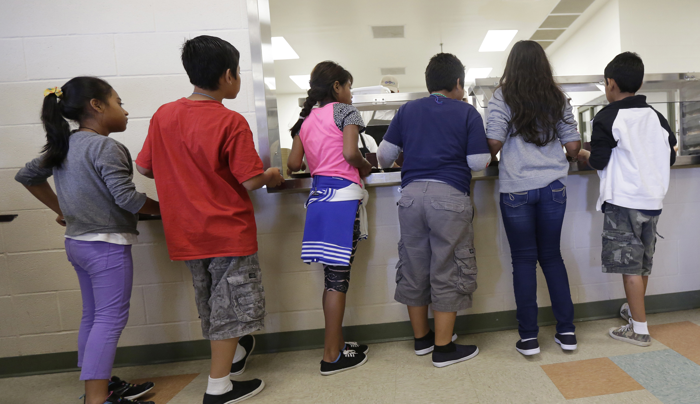More than 400 children still separated from migrant parents