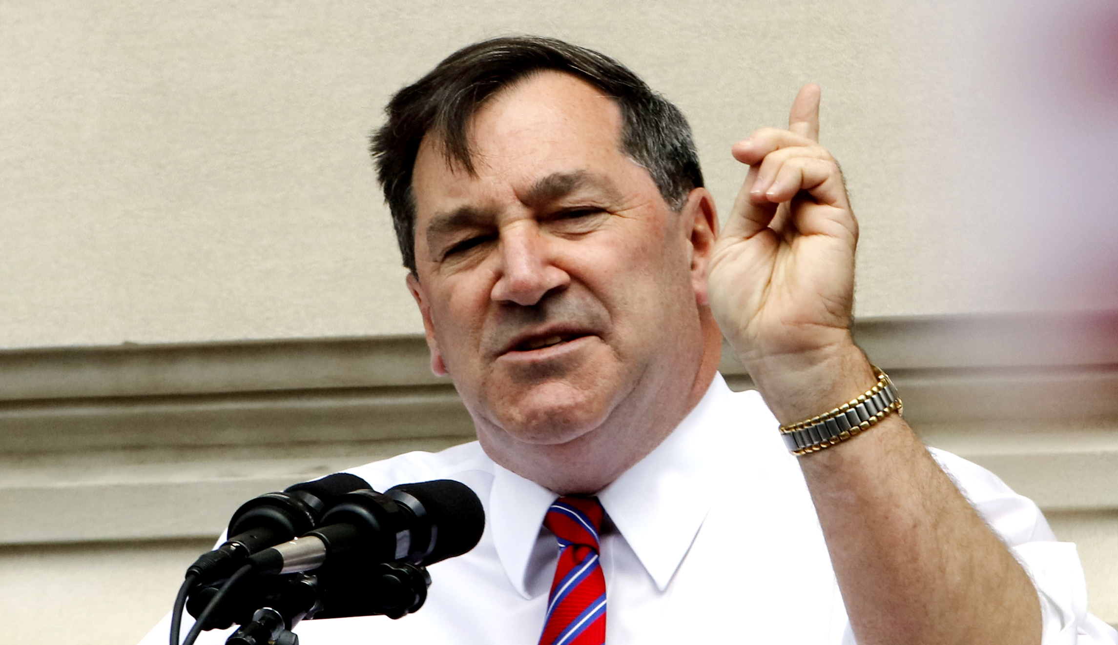Joe Donnelly talks like a Republican in his newest ad