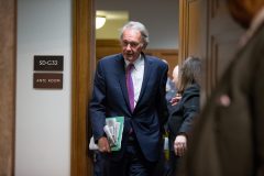 Democrats jump on Pruitt’s lobbyist-planned trips to probe conflicts of interest