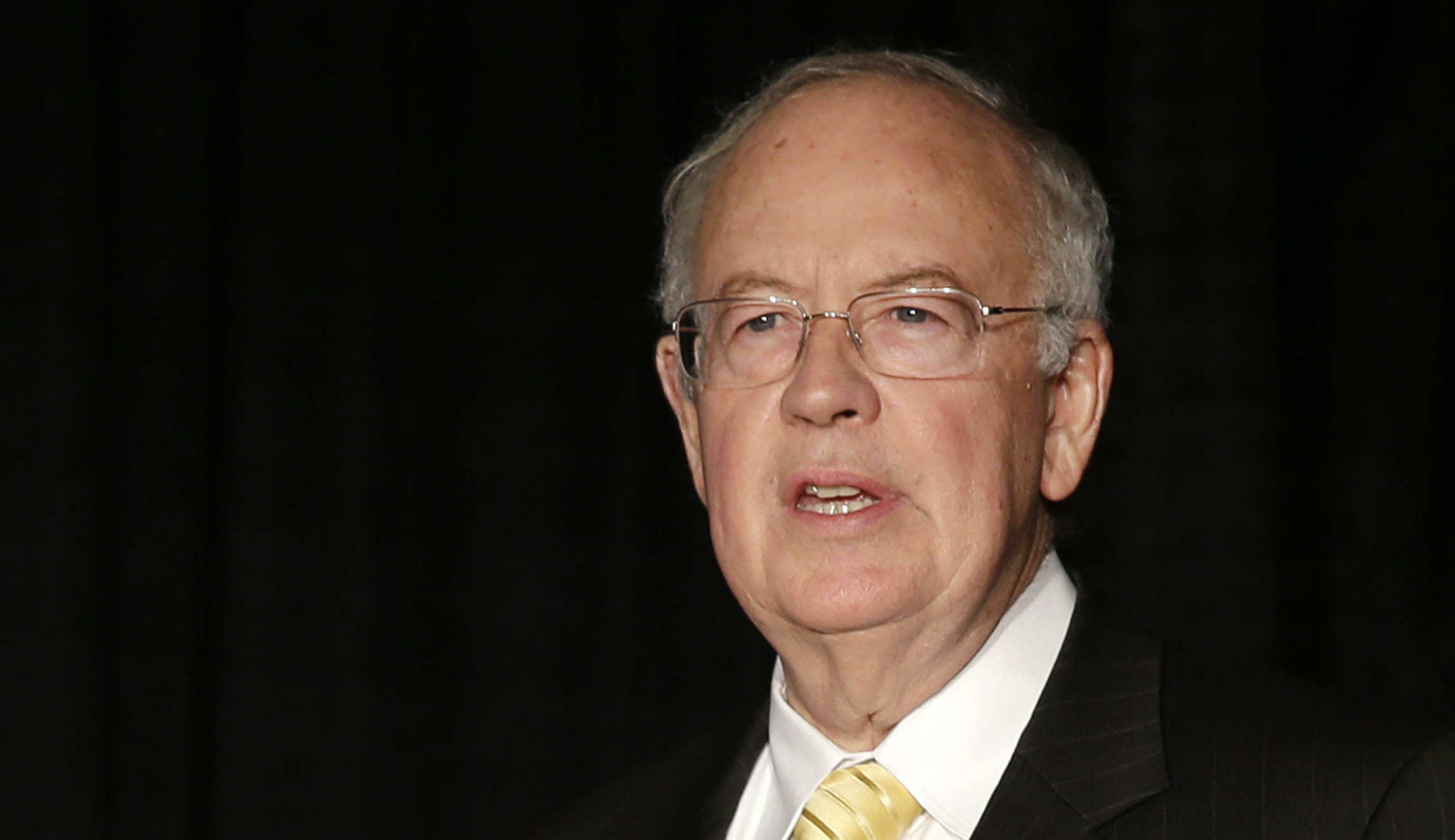 Ken Starr: Trump's tweet during Yovanovitch testimony was 'extraordinarily poor judgment'