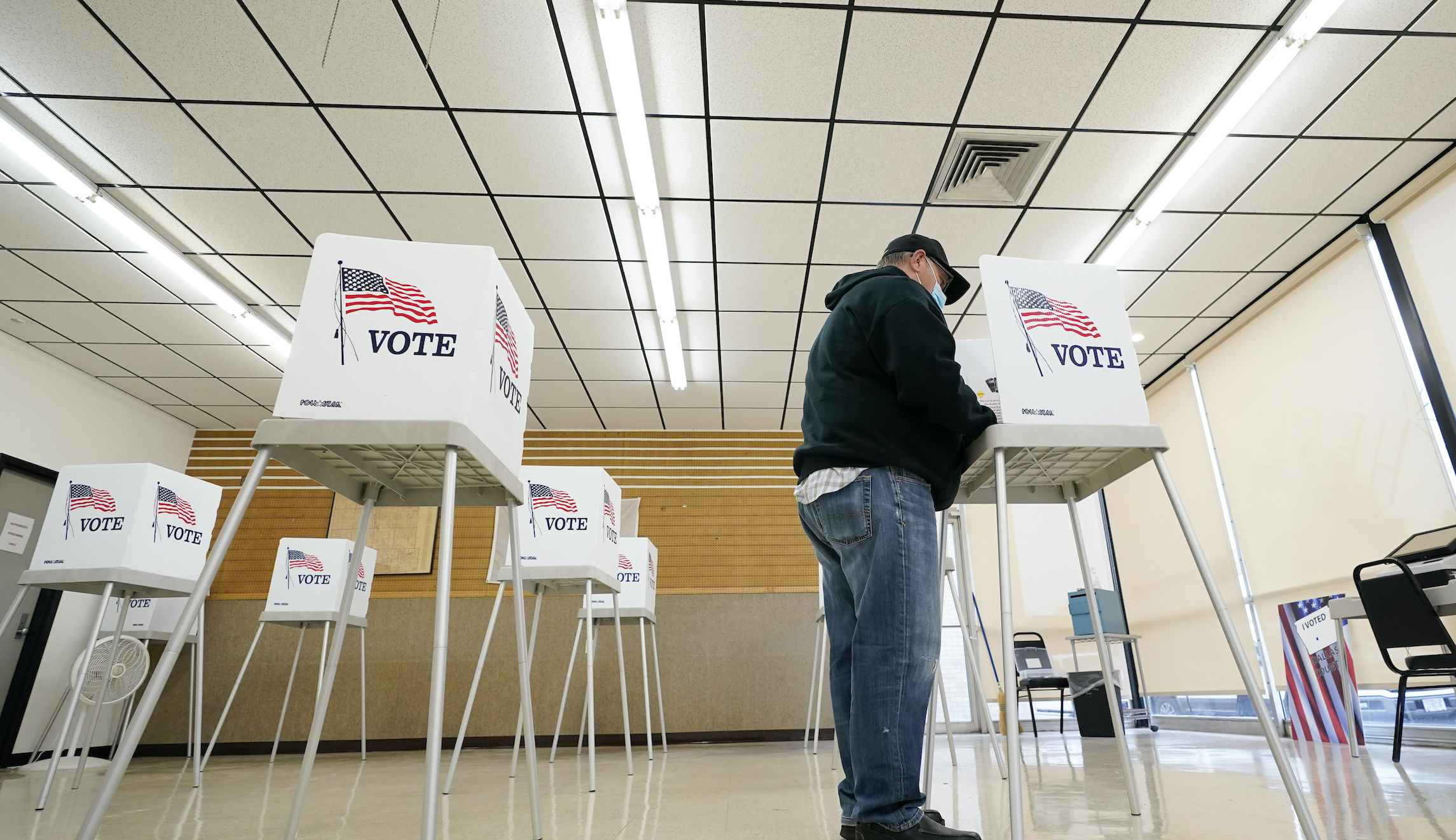 Iowa voters would view Hart as an illegitimate congresswoman if installed by House: Poll