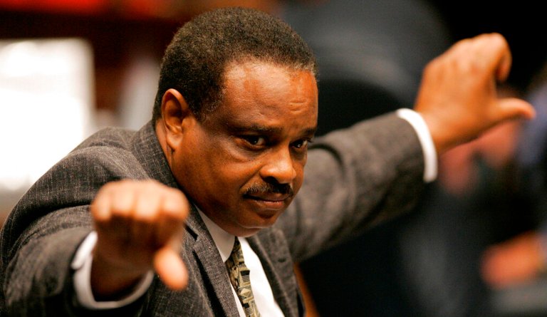 Former Sen. Al Lawson during Senate session, Friday, May 1, 2009, in Tallahassee, Florida.