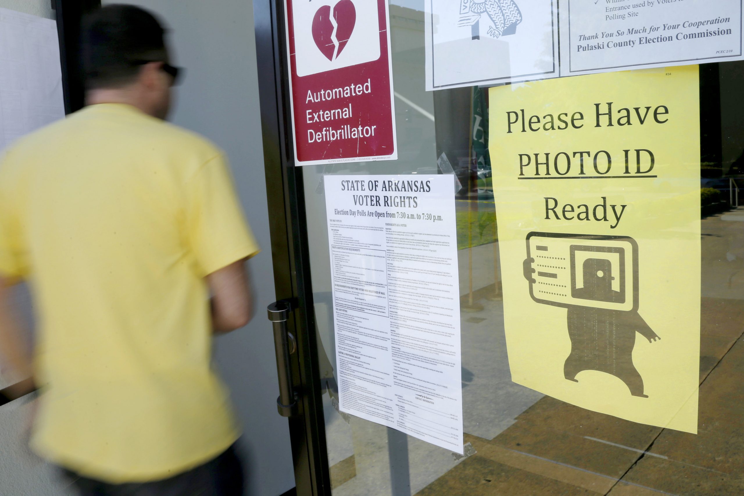 Judge strikes down four Arkansan voting laws